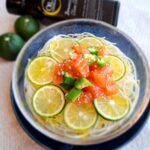 刺身サーモンとオクラのスダチそうめん