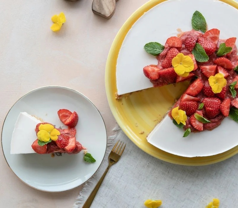 イチゴのコンポート入りチーズケーキ